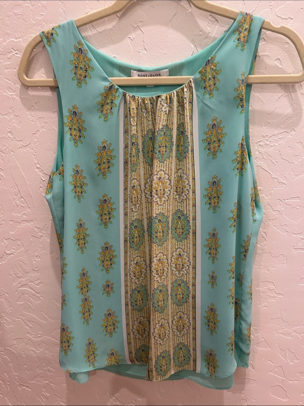 Rose & Olive Mint Green Paisley-Print Pleated Front Sleeveless Blouse